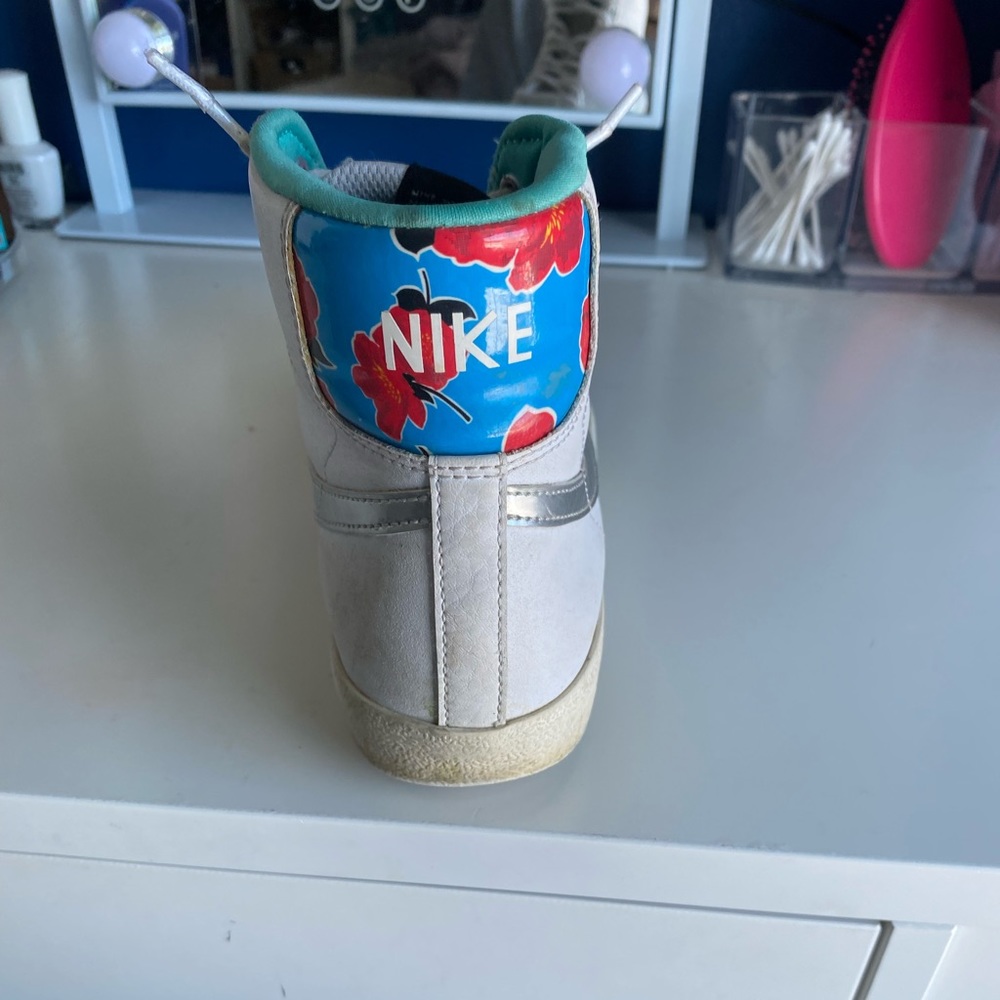 Nike girls high tops